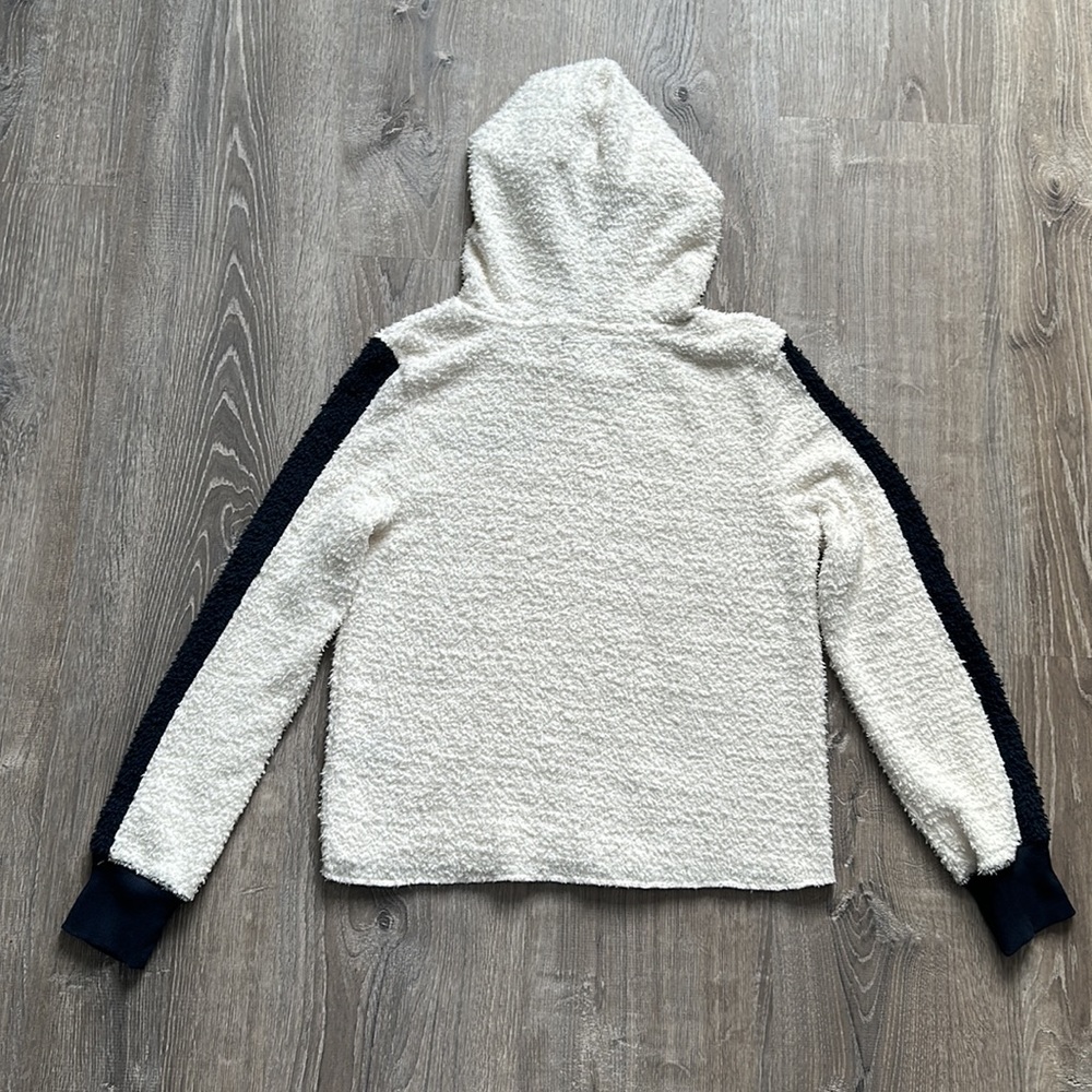 TOMMY HILFIGER White & Navy Fuzzy Fleece Crop Pullover Hoodie - Picture 4 of 9
